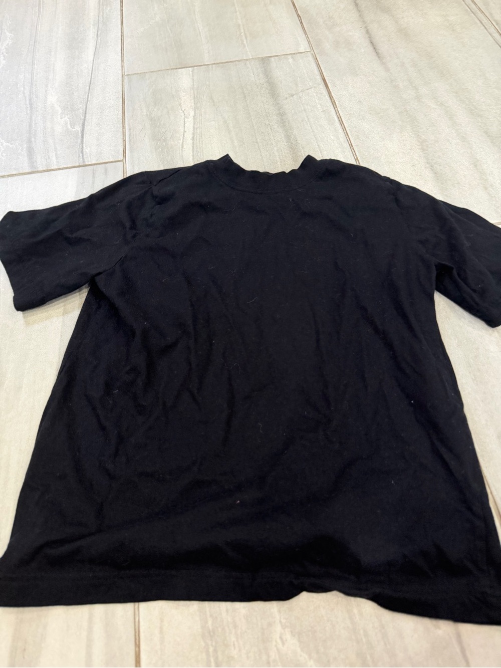 H Black Crew Neck T-Shirt - Classic Everyday Tee xS